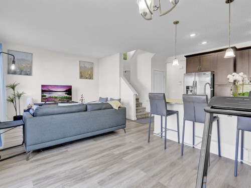 551 Evansborough Way Nw, Calgary, AB - Indoor