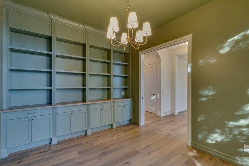 3207 Alfege Street Sw, Calgary, AB - Indoor