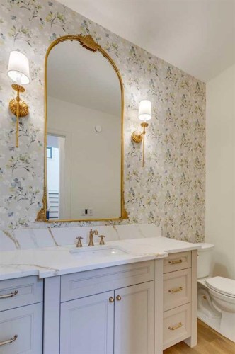 3207 Alfege Street Sw, Calgary, AB - Indoor Photo Showing Bathroom