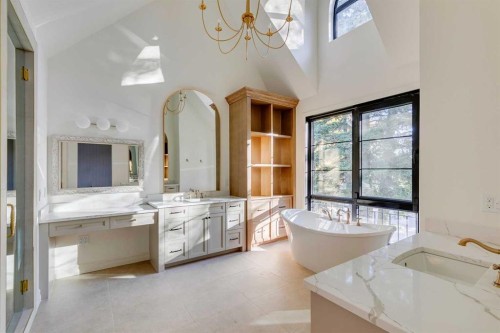 3207 Alfege Street Sw, Calgary, AB - Indoor Photo Showing Bathroom