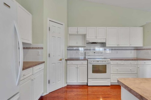 140 Valley Ridge Heights Nw, Calgary, AB - Indoor Photo Showing Kitchen
