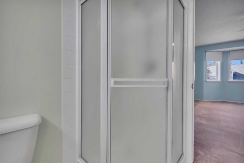140 Valley Ridge Heights Nw, Calgary, AB - Indoor Photo Showing Bathroom