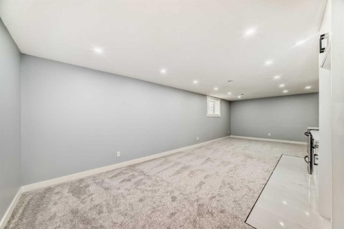 432 Ogden Drive Se, Calgary, AB - Indoor