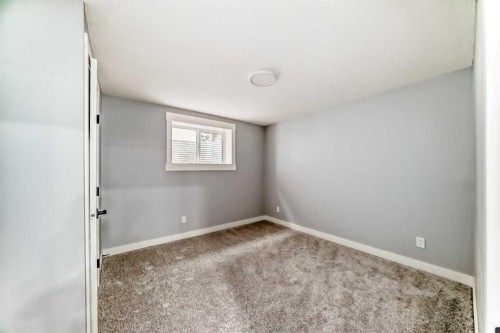 432 Ogden Drive Se, Calgary, AB - Indoor Photo Showing Other Room