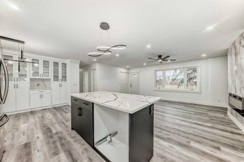 432 Ogden Drive Se, Calgary, AB - Indoor Photo Showing Kitchen