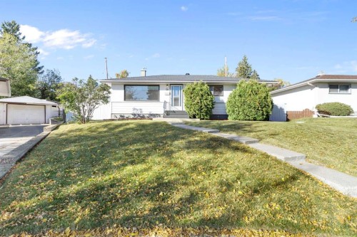 58 Kingsland Place Sw, Calgary, AB - Outdoor