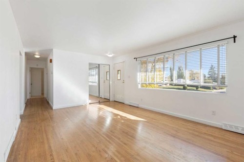 58 Kingsland Place Sw, Calgary, AB - Indoor