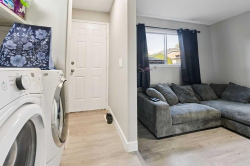 218 Falmere Way Ne, Calgary, AB - Indoor Photo Showing Laundry Room