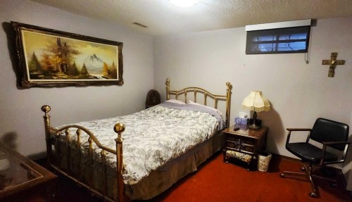 5202 Whitestone Road Ne, Calgary, AB - Indoor Photo Showing Bedroom