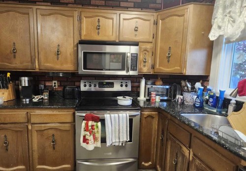 5202 Whitestone Road Ne, Calgary, AB - Indoor Photo Showing Kitchen