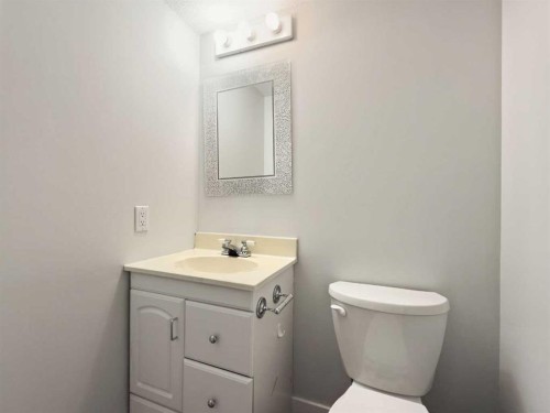 92-6915 Ranchview Drive Nw, Calgary, AB - Indoor Photo Showing Bathroom