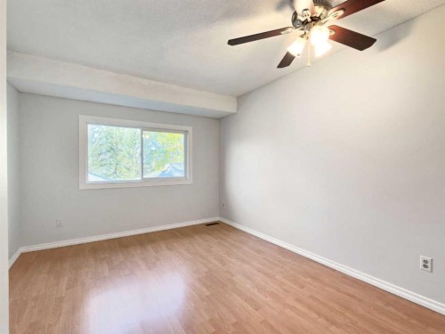 92-6915 Ranchview Drive Nw, Calgary, AB - Indoor Photo Showing Other Room