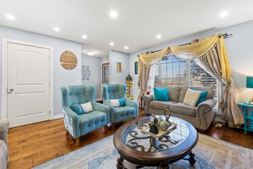 9287 Saddlebrook Drive Ne, Calgary, AB - Indoor Photo Showing Living Room