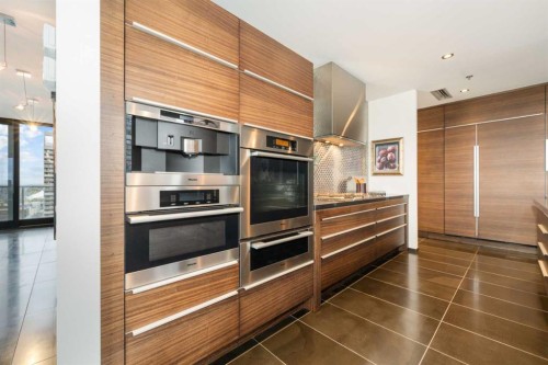 2004-108 9Th Avenue Sw, Calgary, AB - Indoor Photo Showing Kitchen