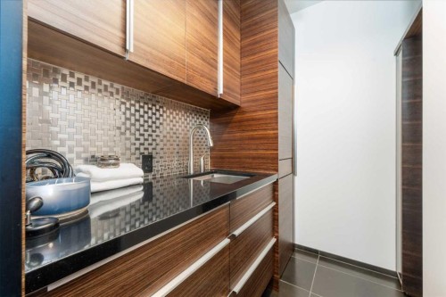 2004-108 9Th Avenue Sw, Calgary, AB - Indoor Photo Showing Other Room