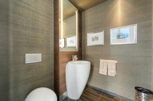 2004-108 9Th Avenue Sw, Calgary, AB - Indoor Photo Showing Bathroom