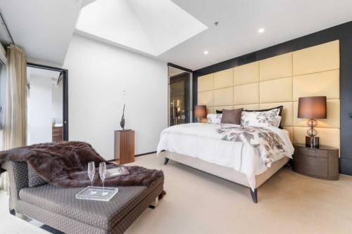 2004-108 9Th Avenue Sw, Calgary, AB - Indoor Photo Showing Bedroom