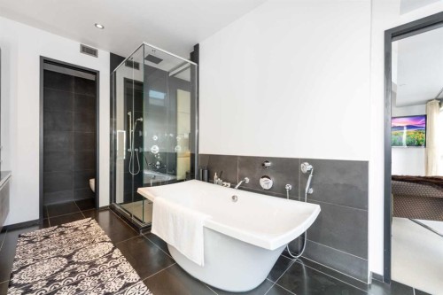 2004-108 9Th Avenue Sw, Calgary, AB - Indoor