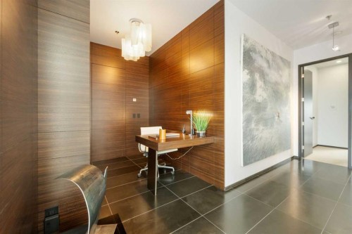 2004-108 9Th Avenue Sw, Calgary, AB - Indoor Photo Showing Other Room