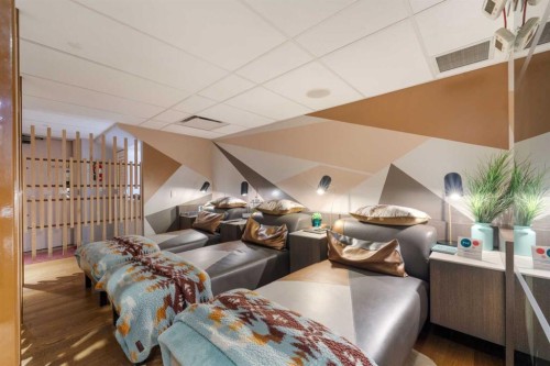 2004-108 9Th Avenue Sw, Calgary, AB - Indoor