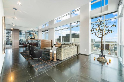 2004-108 9Th Avenue Sw, Calgary, AB - Indoor Photo Showing Other Room