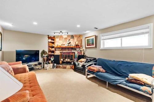 1044 West Chestermere Drive, Chestermere, AB - Indoor Photo Showing Other Room