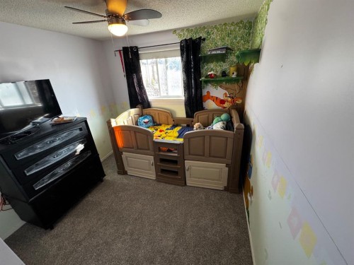 702-760 Railway Gate Sw, Airdrie, AB - Indoor