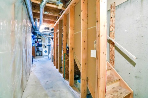 702-760 Railway Gate Sw, Airdrie, AB - Indoor Photo Showing Other Room