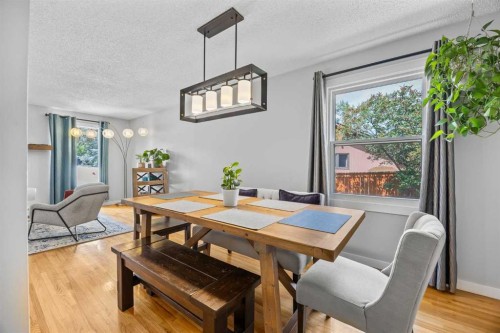 16 Deer Ridge Court Se, Calgary, AB - Indoor Photo Showing Dining Room