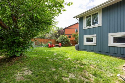 16 Deer Ridge Court Se, Calgary, AB - Outdoor