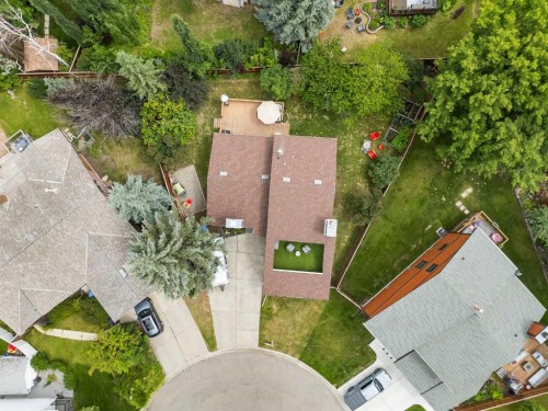 16 Deer Ridge Court Se, Calgary, AB - Outdoor