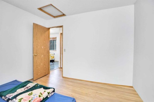 52 Erin Park Drive Se, Calgary, AB - Indoor