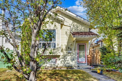 52 Erin Park Drive Se, Calgary, AB - Outdoor