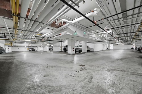 1102-730 2 Avenue Sw, Calgary, AB - Indoor Photo Showing Garage