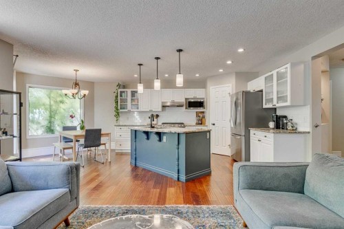 219 Chapalina Place Se, Calgary, AB - Indoor