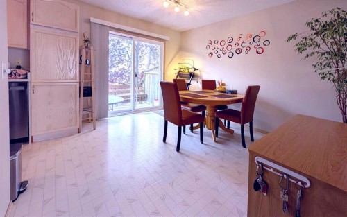 12 Shawbrooke Court Sw, Calgary, AB - Indoor Photo Showing Dining Room