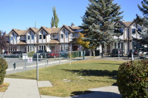 12 Shawbrooke Court Sw, Calgary, AB - Outdoor With Facade