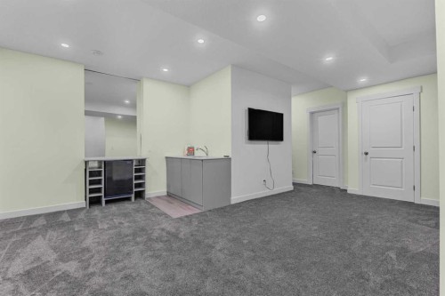 8048 Masters Boulevard Se, Calgary, AB - Indoor Photo Showing Other Room