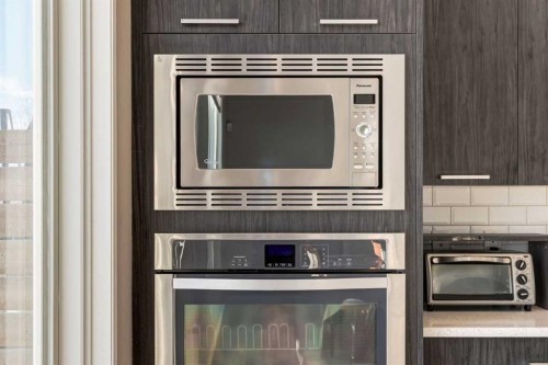 82 Howse Common Ne, Calgary, AB - Indoor Photo Showing Kitchen