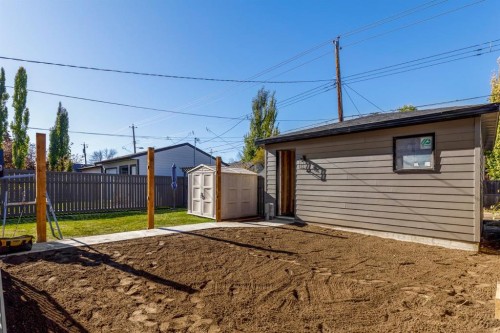 727 15 Street Nw, Calgary, AB - Outdoor