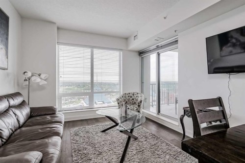 3303-930 6 Avenue Sw, Calgary, AB - Indoor Photo Showing Living Room