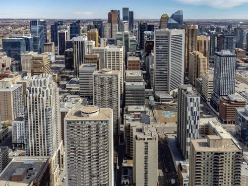 3303-930 6 Avenue Sw, Calgary, AB - Outdoor With Facade