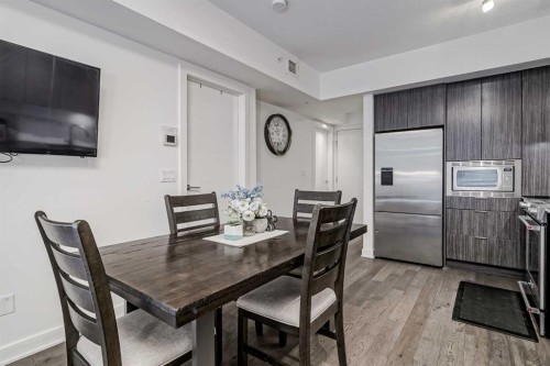 3303-930 6 Avenue Sw, Calgary, AB - Indoor Photo Showing Dining Room