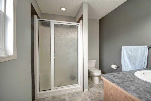 209 Sagewood Place Sw, Airdrie, AB - Indoor Photo Showing Bathroom