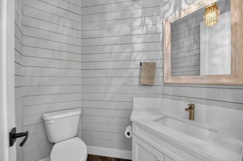 1474 Twp314, Rural Mountain View County, AB - Indoor Photo Showing Bathroom