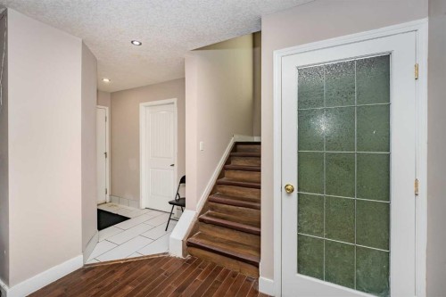 4 Del Ray Crescent Ne, Calgary, AB - Indoor Photo Showing Other Room