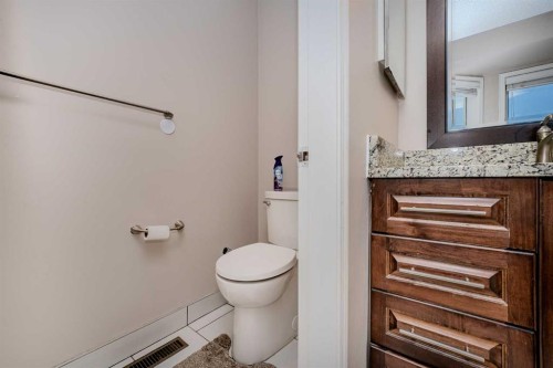 4 Del Ray Crescent Ne, Calgary, AB - Indoor Photo Showing Bathroom