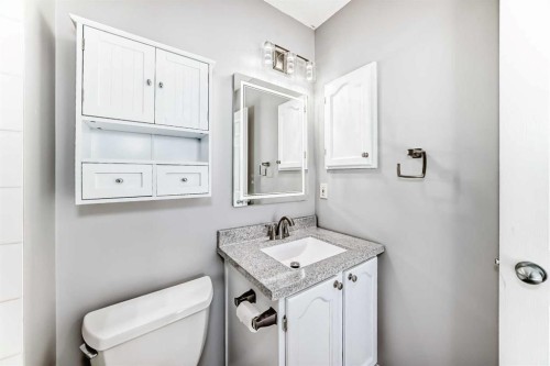 95 Hidden Creek Rise Nw, Calgary, AB - Indoor Photo Showing Bathroom