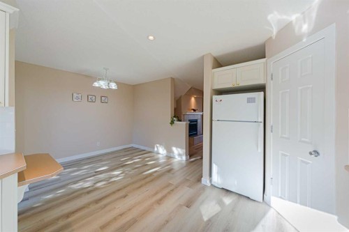 19 Sandarac Road Nw, Calgary, AB - Indoor Photo Showing Kitchen