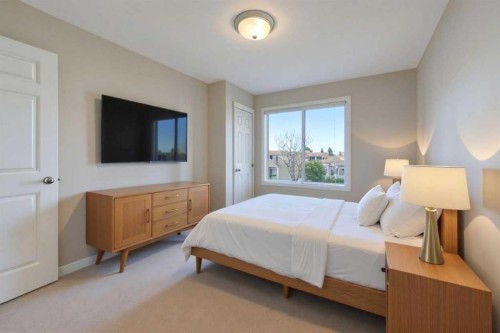 19 Sandarac Road Nw, Calgary, AB - Indoor Photo Showing Bedroom